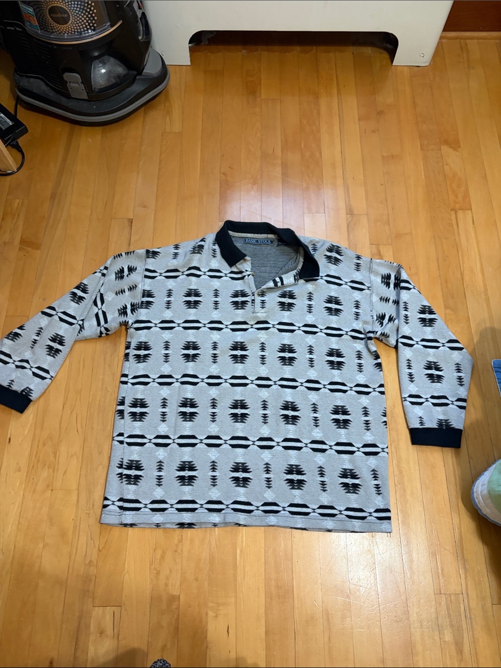 Men's Long-Sleeve Polo Shirt in Light Gray with Black Pattern